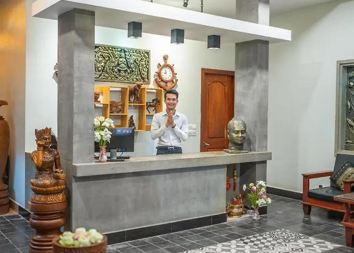 Room In Lodge - Nice Hotel Double Room Historical Style Angkor