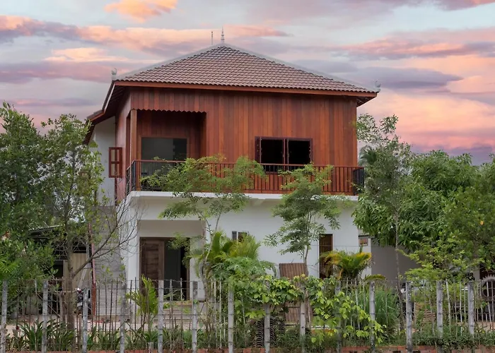 Beyond Angkor Homestay - Private Floor 2-Bedroom & Living Room