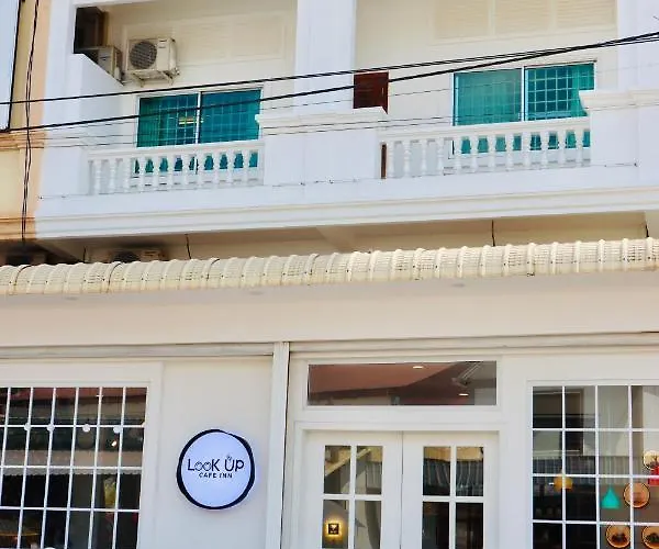 Look Up Cafe Inn