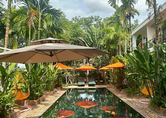 Work Remotely From Our Duplex Loft, King Bed, Pool & Garden, Soundbar