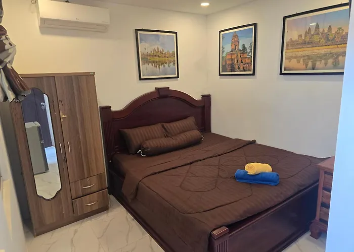 Lunar Park Guesthouse
