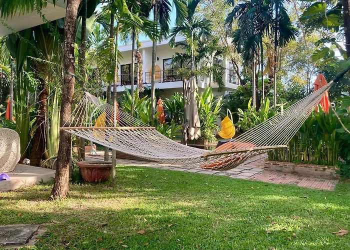 Duplex, 1Br Loft, King Bed, Pool, Garden, Sony Soundbar