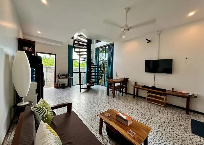 Duplex, 1BR Loft, King Bed, Pool, Garden, Sony Soundbar