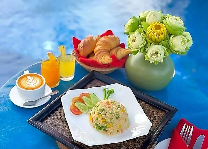 Vplus Hotel