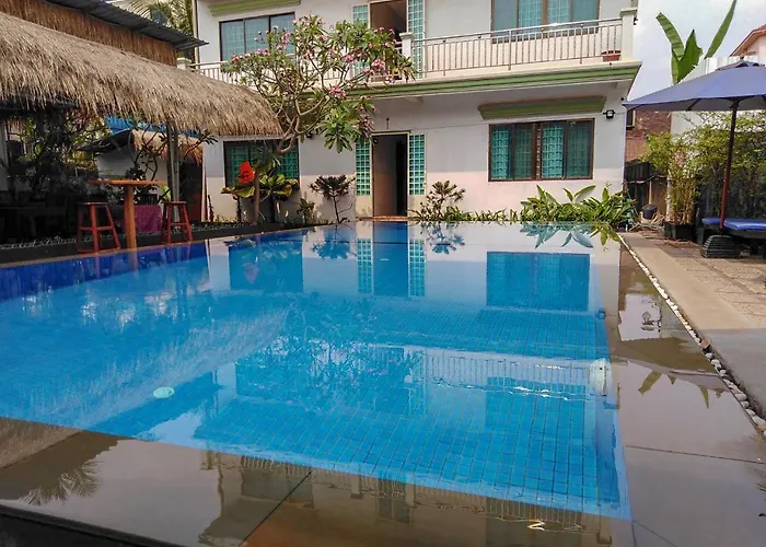 Damnak Riverside Villa