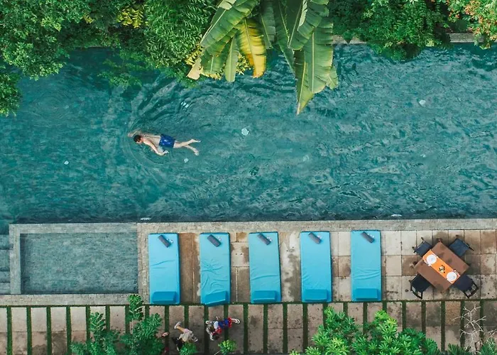Eocambo Residence